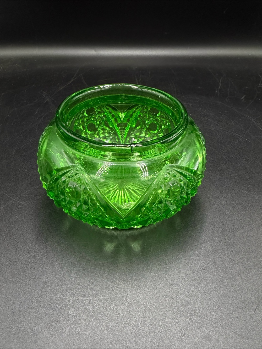 Vintage Early American Pattern Glass "Beveled Star" Green  Model Flint Glass Co.